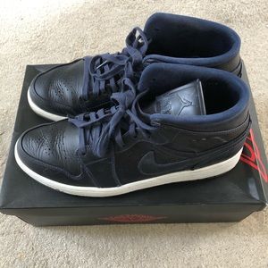Nike Jordan 1 Mid